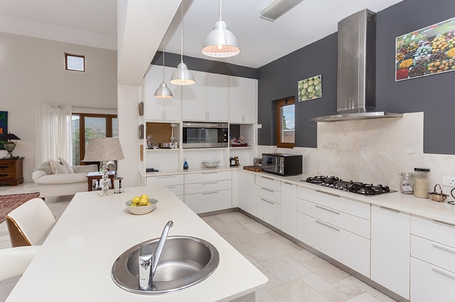 To Let 4 Bedroom Property for Rent in Atlantic Beach Golf Estate Western Cape